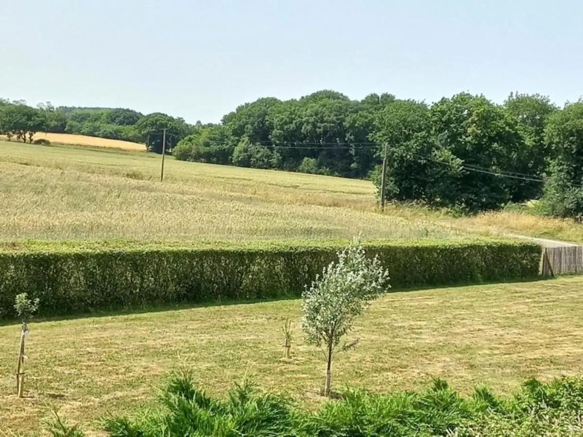 Large Holiday Home With Garden In Brittany Henansal