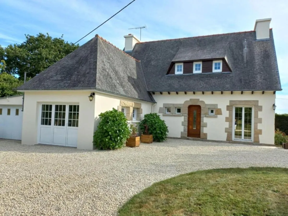 Large Holiday Home With Garden In Brittany Henansal