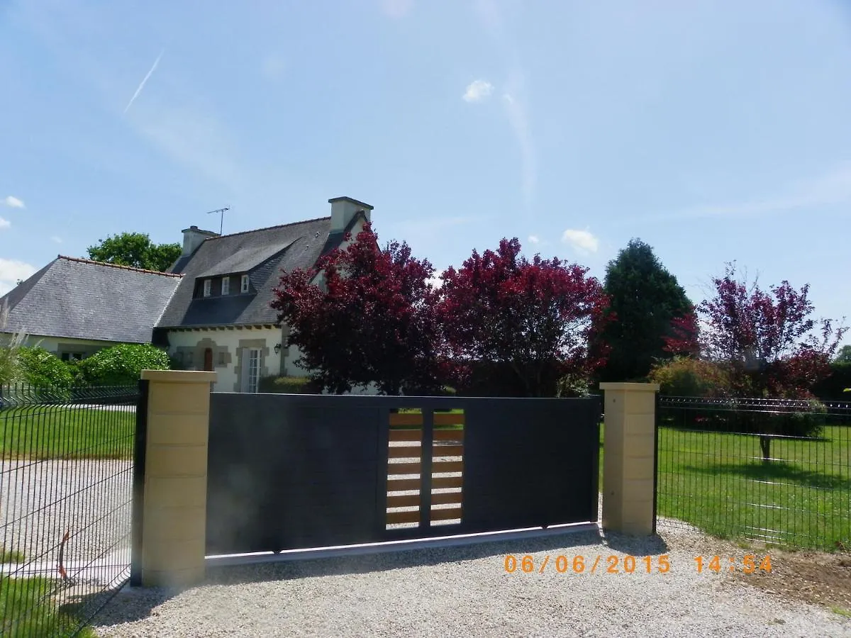 Large Holiday Home With Garden In Brittany Henansal