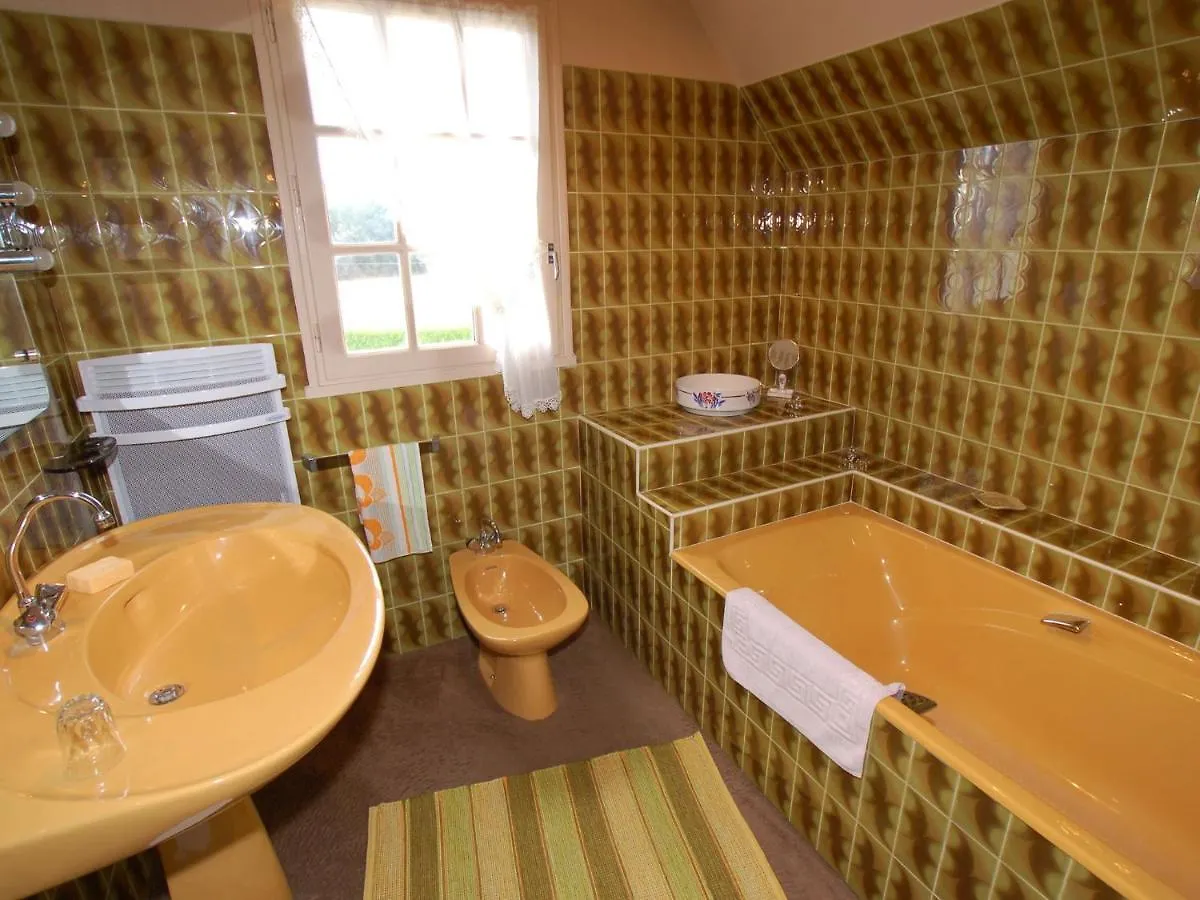 Large Holiday Home With Garden In Brittany Henansal