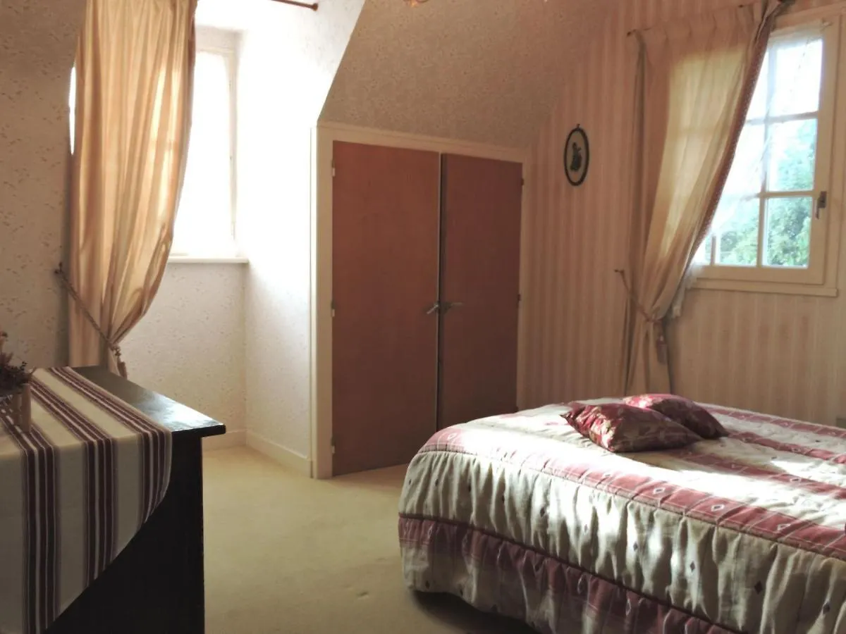Large Holiday Home With Garden In Brittany Henansal
